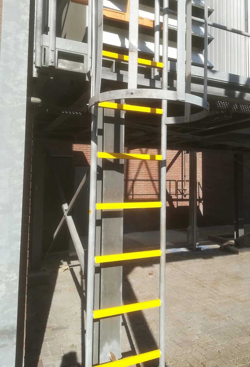 Ladder Plate Up Out